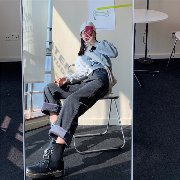 Γυναικεία casual τζιν φαρδύ μοντέλο σε δύο χρώματα