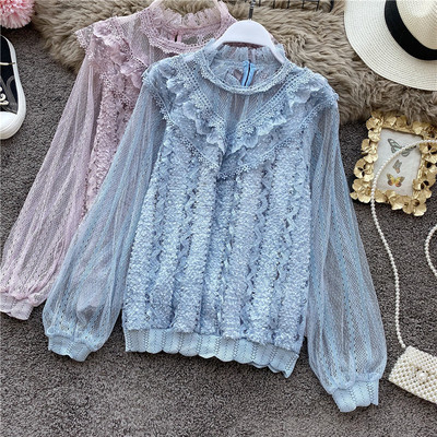 Μοντέρνο γυναικείο πουκάμισο από δαντέλα με μανίκια από τούλι σε μπλε και ροζ χρώμα