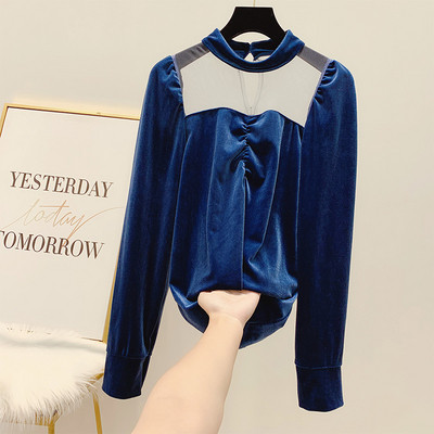 Μοντέρνα γυναικέια μπλούζα βελούδο με κολάρο σε ροζ και μαύρο χρώμα