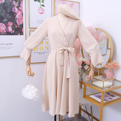 Új modell női ruha spitz nyakkivágással és övvel öt színben