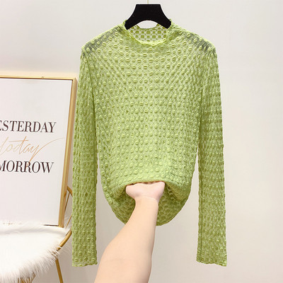 Δαντελένια μπλούζα με χαμηλό γιακά σε διάφορα χρώματα