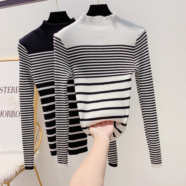 Ριγέ γυναικείο πουλόβερ  σε άσπρο και μαύρο χρώμα