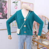 Női kardigán gombokkal és spitz nyakkivágással fehér, fekete, zöld, rózsaszín és bézs színben