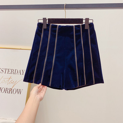 Γυναικεία χειμερινά σορτάκια βελούδινα με ψηλή μέση σε μαύρο και μπλε χρώμα