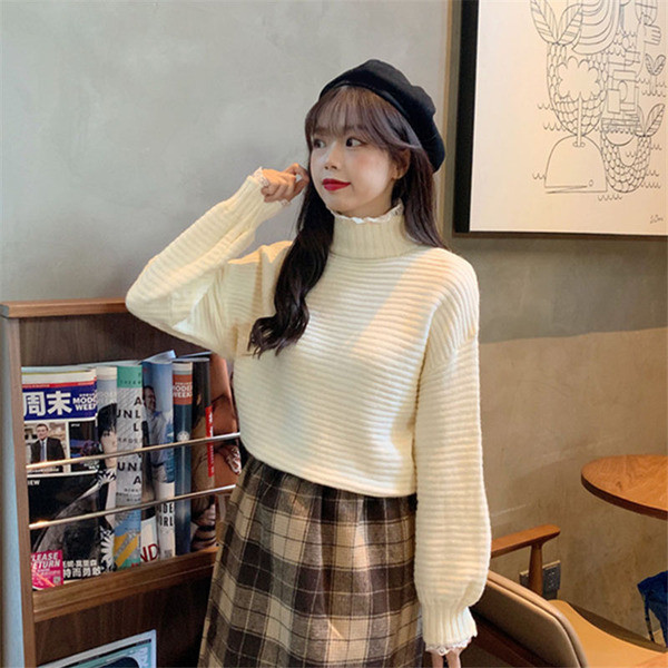 Γυναικεία casual μπλούζα σε τρία χρώματα με ψηλό κολάρο και δαντέλα