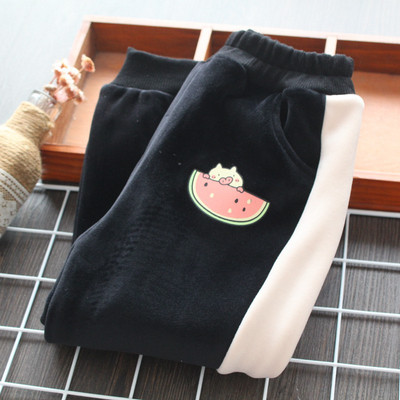 Gyermek fehérnemű új modellje rátéttel és zsebekkel négy színben lányoknak