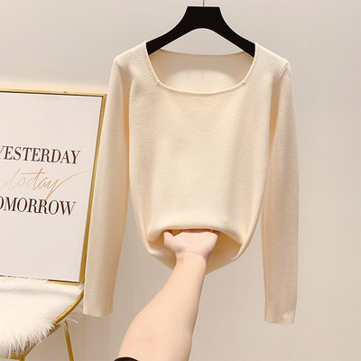 Vékony kötésből készült női pulóver szögletes nyakkivágással