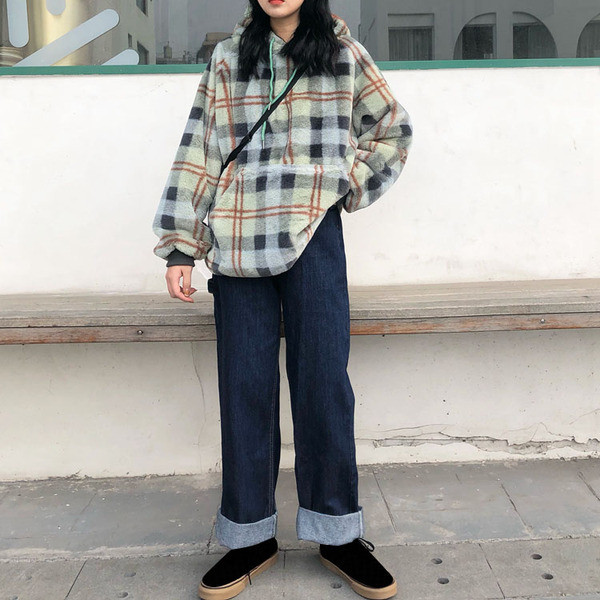 Női aktuális pulóver széles modell kapucnival