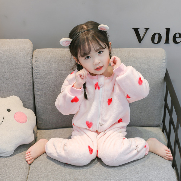 Gyermek téli pizsama lányoknak fehér és rózsaszín színben, cipzárral