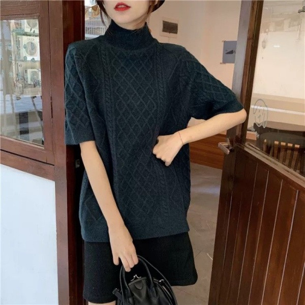 Γυναικείο λεπτό πουλόβερ με κολάρο και κοντό μανίκι