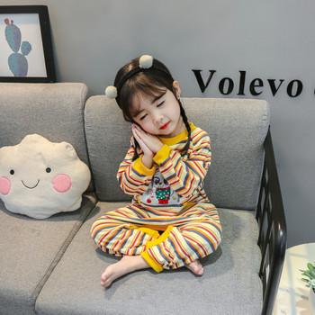 Раирана детска пижама за момичета в три цвята с различни апликации