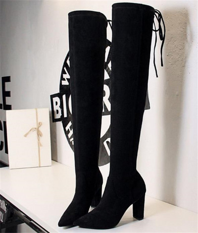 Öko velúrból készült, vastag sarkú női csizma új modellje