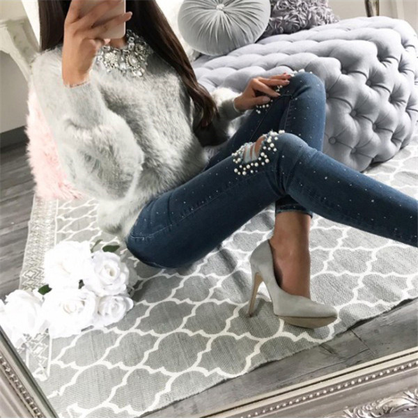 Χνουδωτό γυναικείο πουλόβερ σε διάφορα χρώματα, κατάλληλο για το χειμώνα