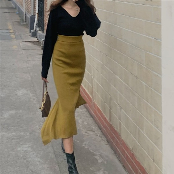 Testreszabott női szoknya, magas derékkal, sliccel mustár színű