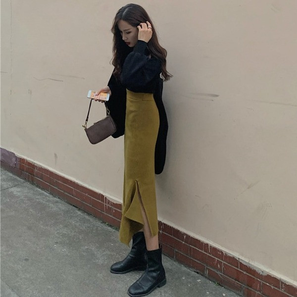 Testreszabott női szoknya, magas derékkal, sliccel mustár színű