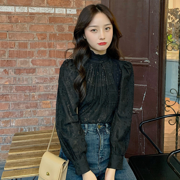 Μοντέρνα γυναικεία μπλούζασε τρία χρώματα με μισό υψηλό γιακά