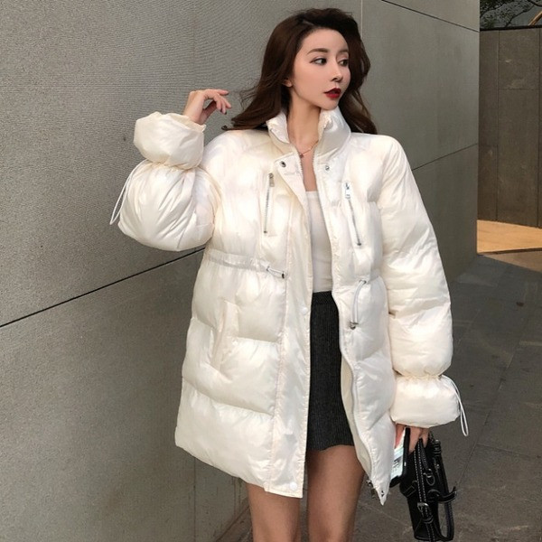 Fehér hosszú téli kabát derékkötővel