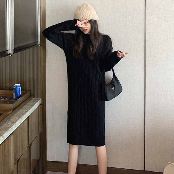 Μακρύ πλεκτό γυναικείο φόρεμα με κολάρο - φαρδύ μοντέλο