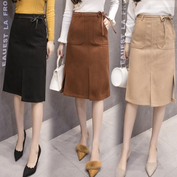 Női sportos-elegáns szoknya övvel és zsebekkel