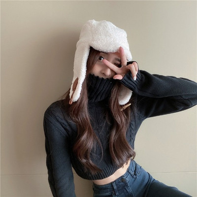 Modern rövid pulóver pólógallérral és hosszú ujjal