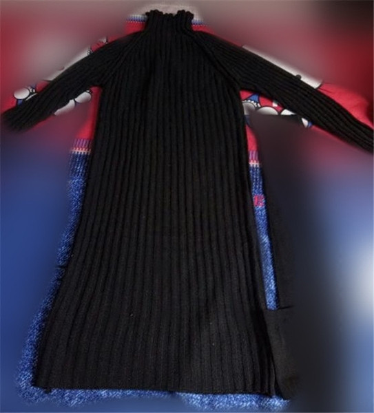 Női téli ruha magas pólógallérral, fehér és fekete színben