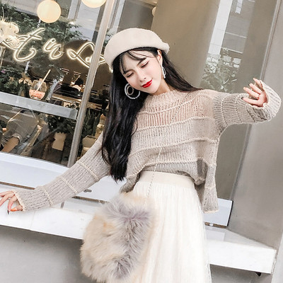 Széles pulóver vékony kötött szürke színben