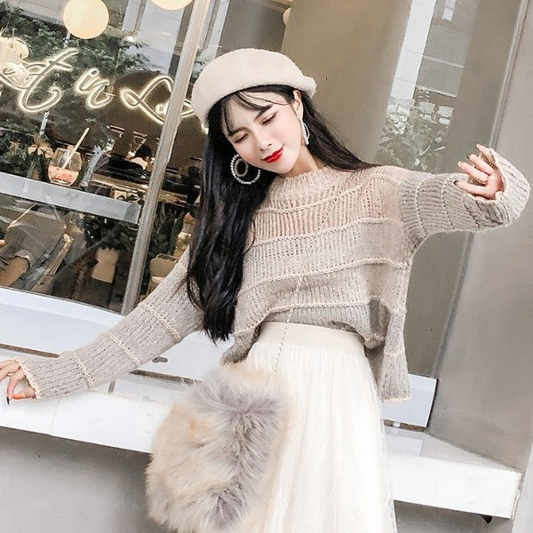 Széles pulóver vékony kötött szürke színben