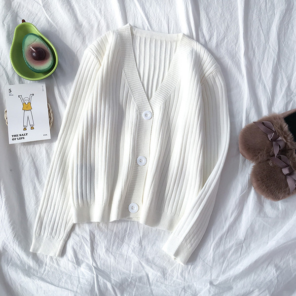 Női alkalmi kardigán három színben, gombokkal és V-nyakkal