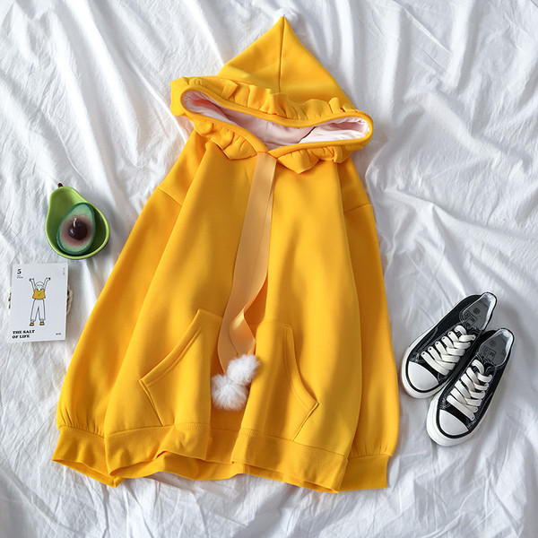 Καθημερινό γυναικείο πουλόβερ σε κόκκινο και κίτρινο χρώμα  με τσέπη και κορδόνια