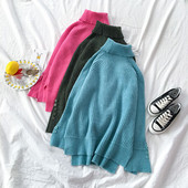 Modern női pulóver magas gallérral és gombokkal, három színben