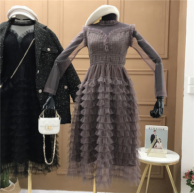 Stílusos női ruha tüll és pólógallérral fekete, bézs és lila színekben