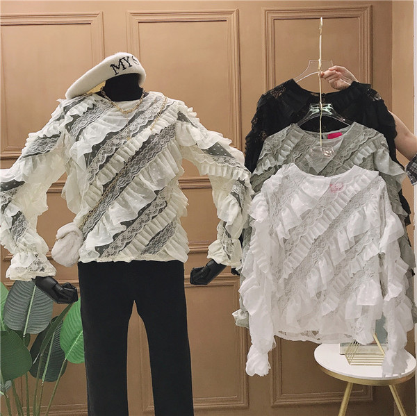 Νέο μοντέλο γυναικεία μπλούζααπό  δαντέλα με τούλι με στρογγυλη λαιμόκοψη σε διάφορα χρώματα