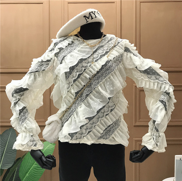 Νέο μοντέλο γυναικεία μπλούζααπό  δαντέλα με τούλι με στρογγυλη λαιμόκοψη σε διάφορα χρώματα