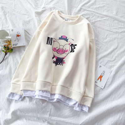 Női blúz három színben, ovális nyakkivágással és rátéttel