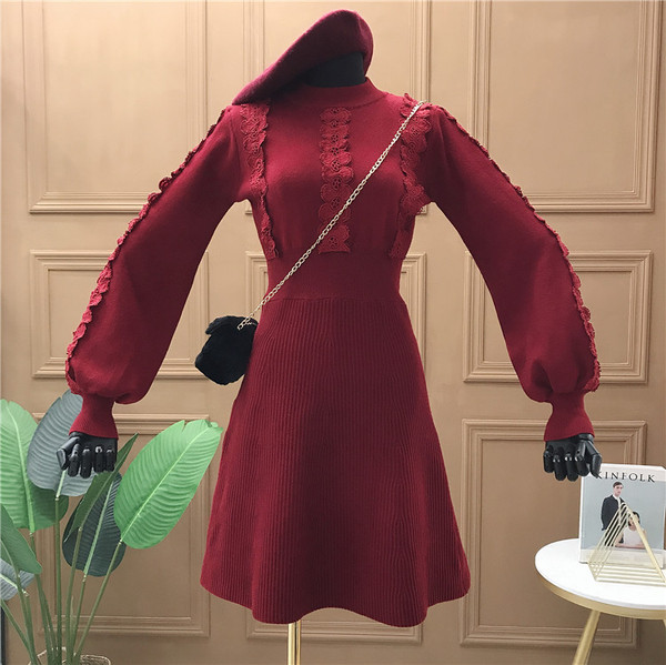 Női kötött ruha polo gallérral, csipkével és széles ujjakkal több színben