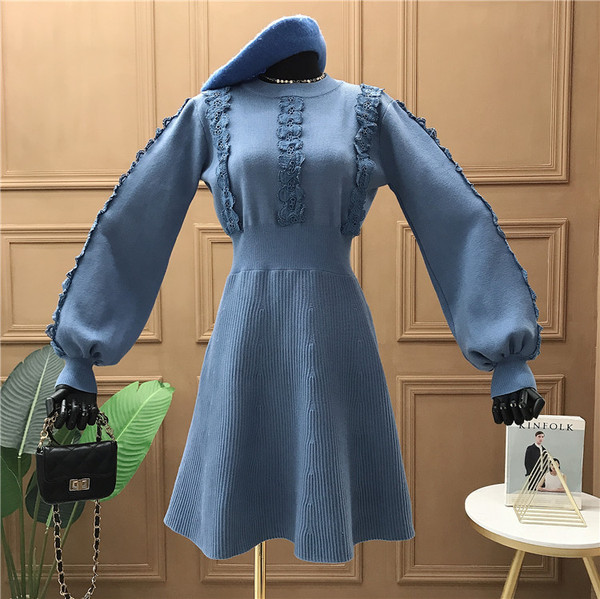 Női kötött ruha polo gallérral, csipkével és széles ujjakkal több színben