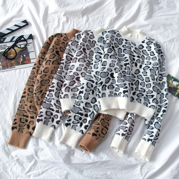 Μοντέρνο γυναικείο πουλόβερ με λεοπάρ τύπωμα σε τρία χρώματα