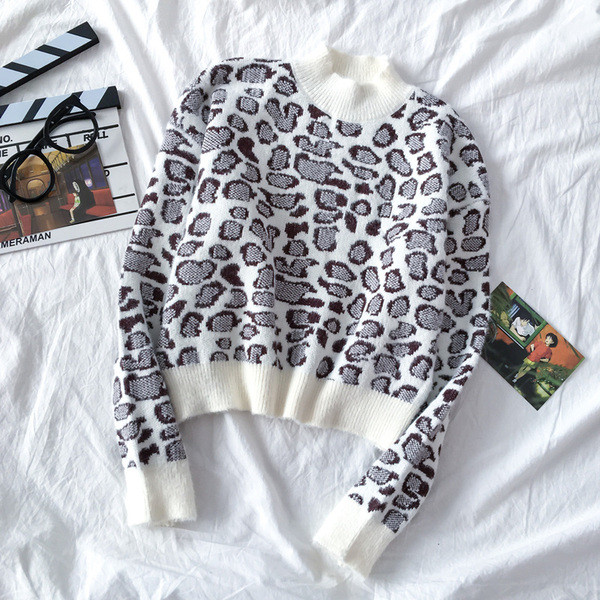 Μοντέρνο γυναικείο πουλόβερ με λεοπάρ τύπωμα σε τρία χρώματα