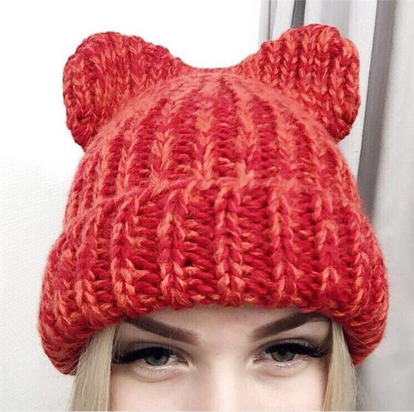 Női téli kötött sapka 3D elemmel több színben