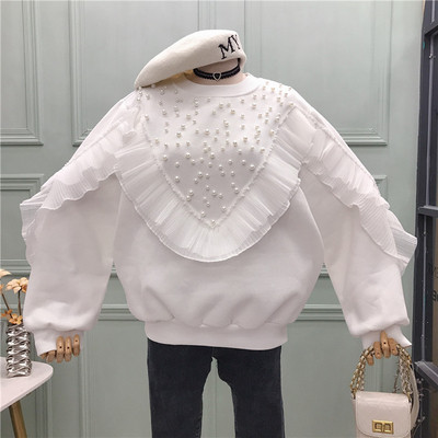 Νέο μοντέλο γυναικεία μπλούζα με στρογγυλό ντεκολτέ, τούλι και πέρλες σε λευκό και γκρι χρώμα