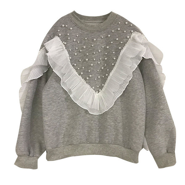 Νέο μοντέλο γυναικεία μπλούζα με στρογγυλό ντεκολτέ, τούλι και πέρλες σε λευκό και γκρι χρώμα