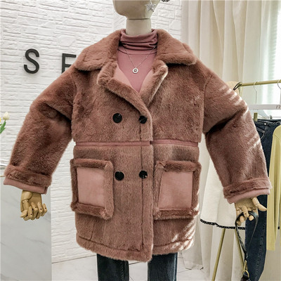 Női kabát széles modell gombokkal és zsebekkel, három színben