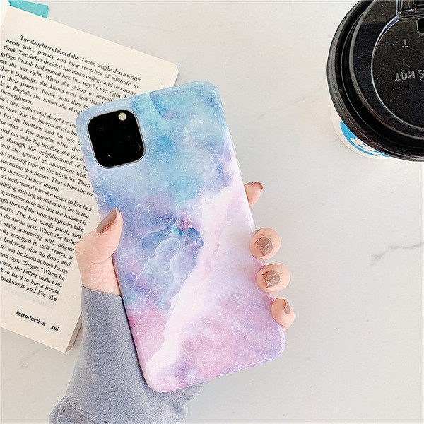 Márvány hatású és irizáló színekkel díszített tok Iphone 11 Pro Max készülékhez - két modell