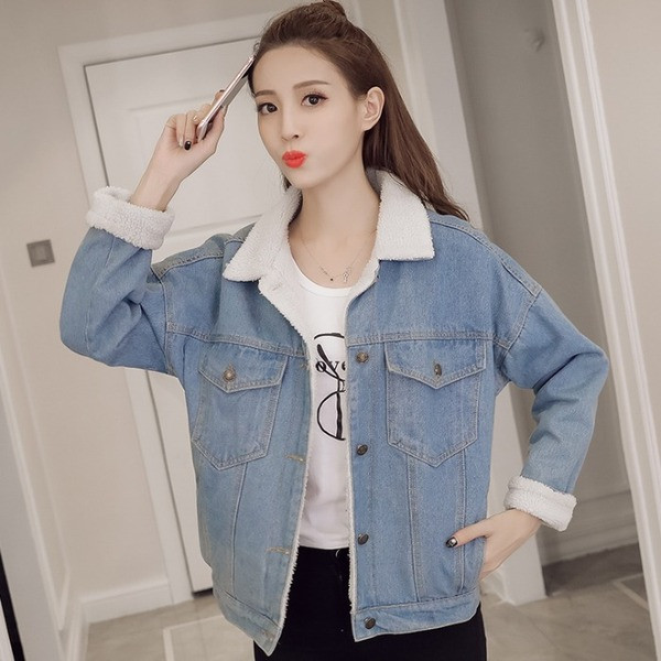 Női őszi farmerdzseki világos színben, puha béléssel - nagy méretben