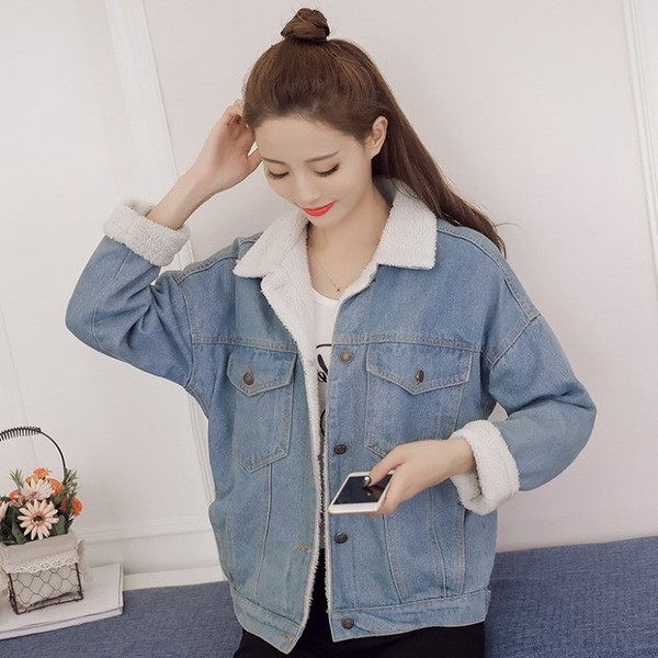 Női őszi farmerdzseki világos színben, puha béléssel - nagy méretben