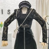 Δαντελένια γυναικεία μπλούζα με λαιμόκοψη σε λευκό και μαύρο χρώμα