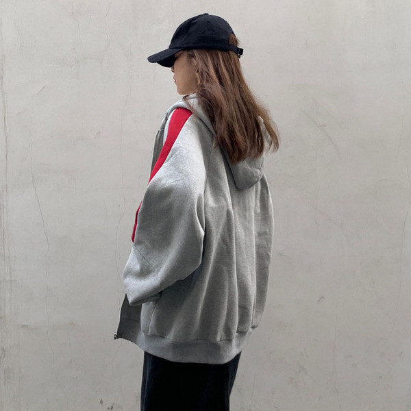 Καθημερινό γυναικείο φούτερ σε δύο χρώματα γκρι και λευκό χρώμα με φερμουάρ