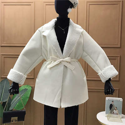 Új modell női bőrkabát övvel és puha béléssel fehér, barna és fekete színekben