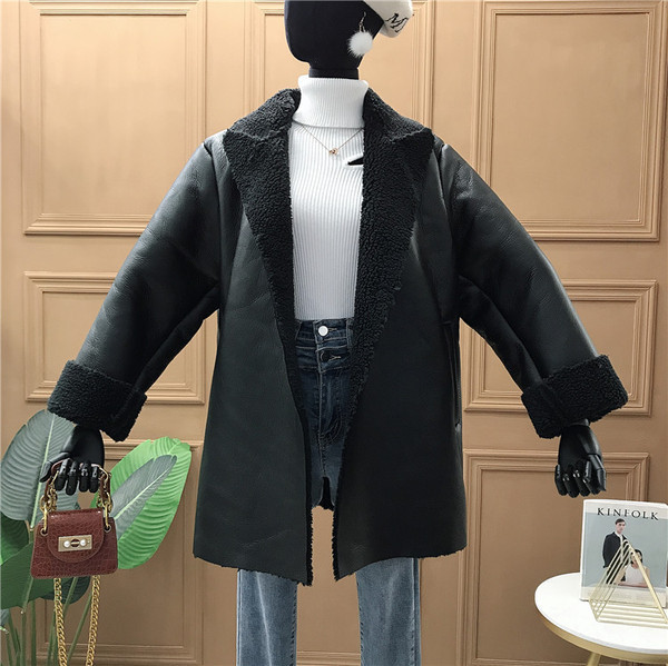 Új modell női bőrkabát övvel és puha béléssel fehér, barna és fekete színekben