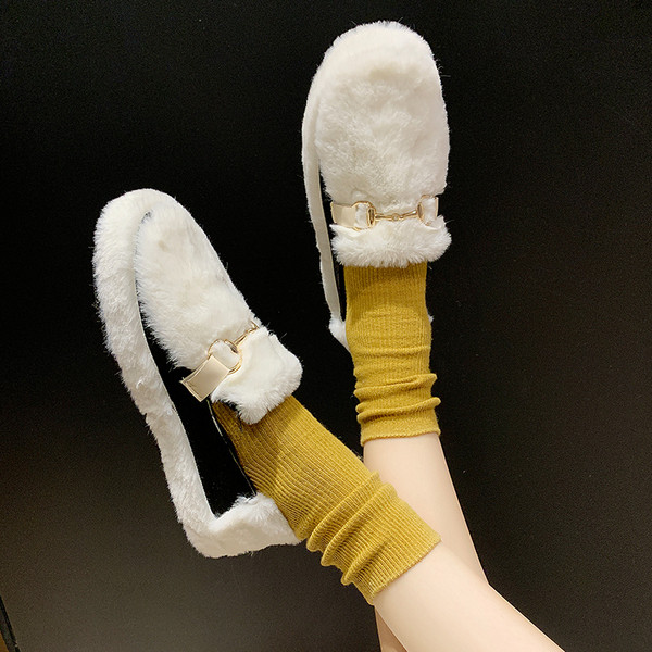 Női házi pehelypapucs fém elemmel több színben